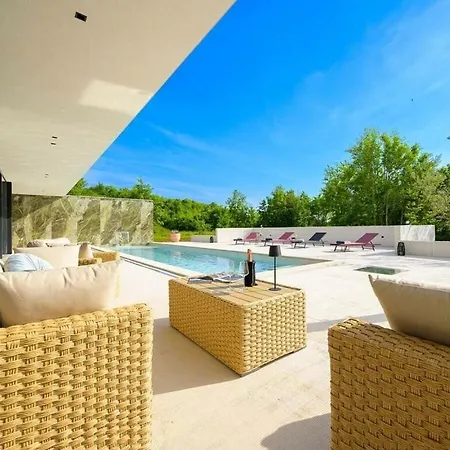 She Luxury Comfortable Holiday Вилла