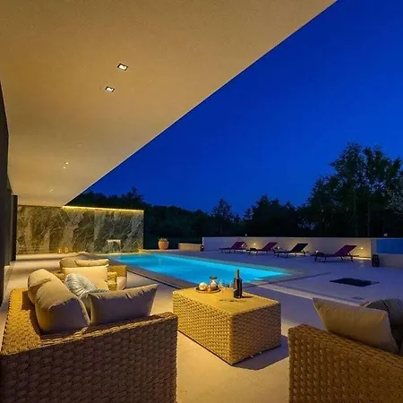She Luxury Comfortable Holiday Villa Boskari